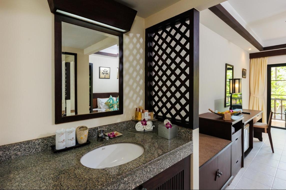Nang Thong Bay Resort Khao Lak Bagian luar foto